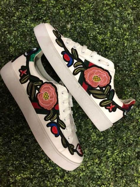 zapatos gucci flor